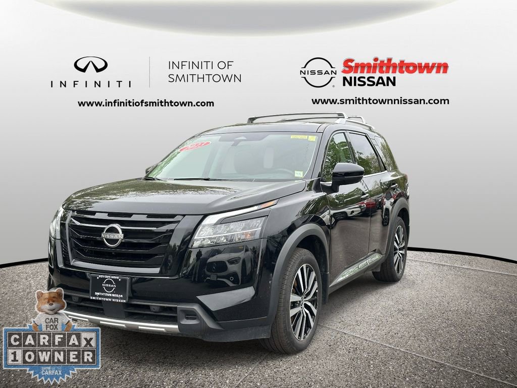 Used 2023 Nissan Pathfinder Platinum w/ Black Appearance Package AWD/4WD image 3