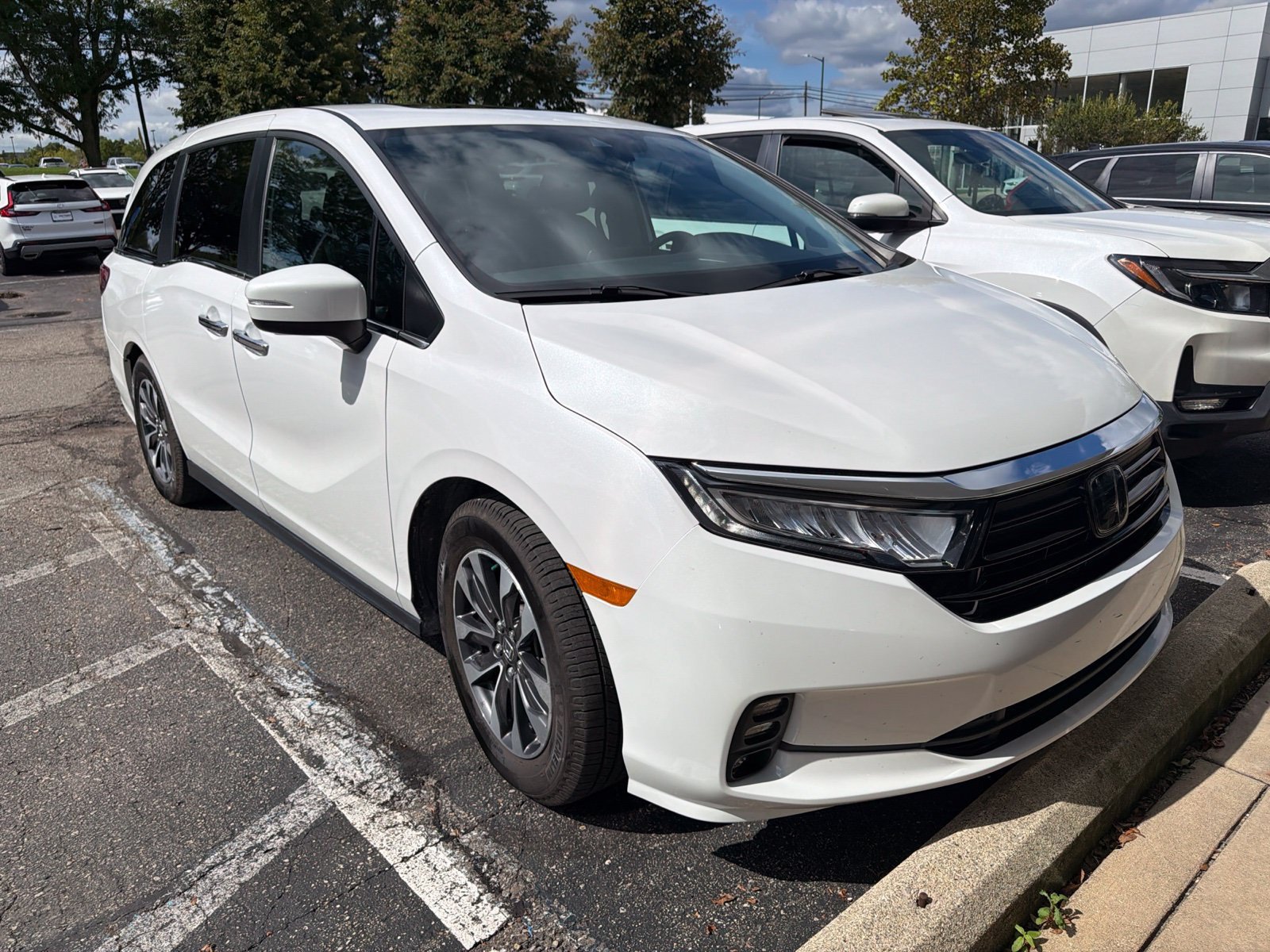 Certified 2023 Honda Odyssey EX-L image 3
