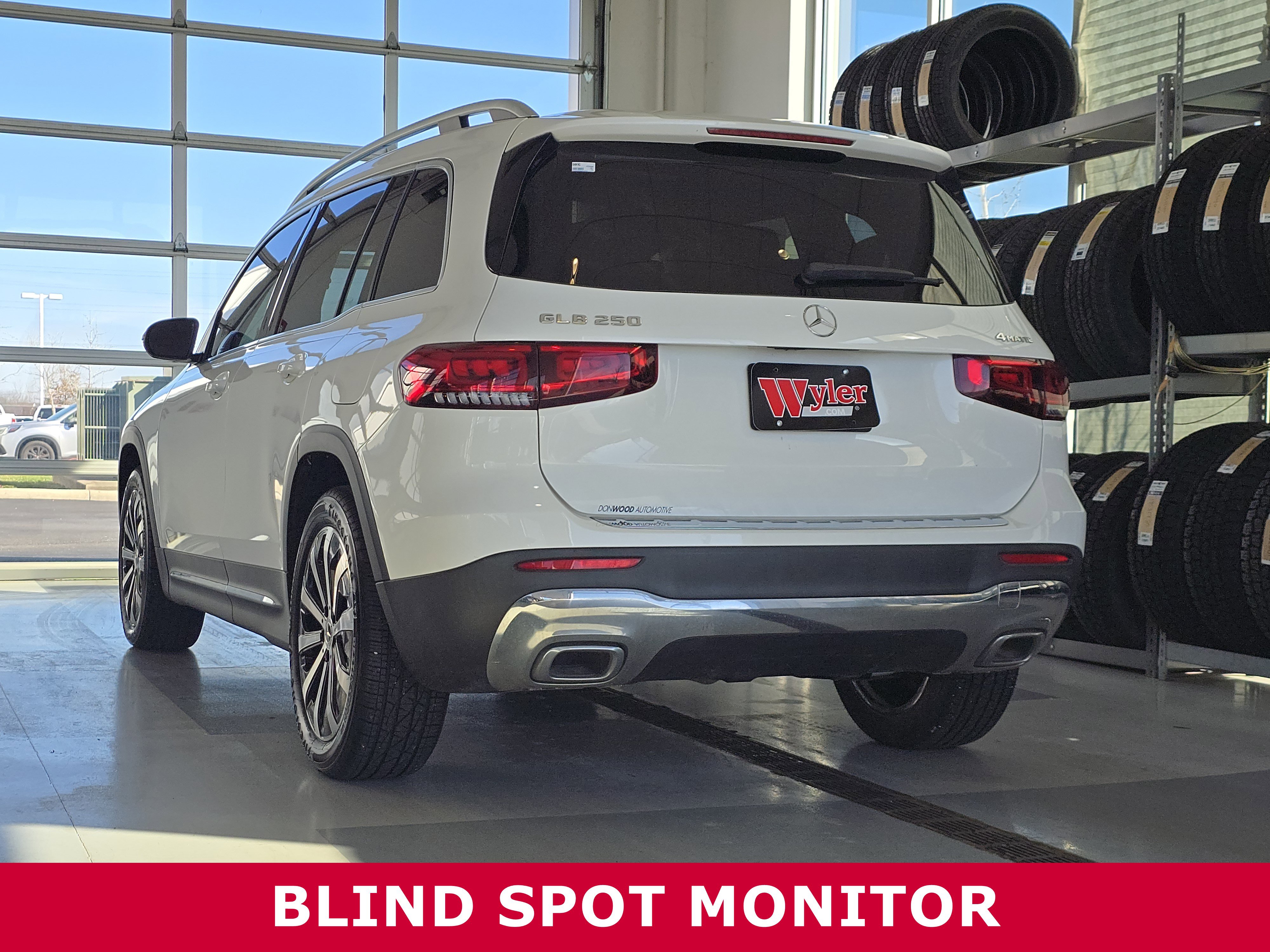 Used 2023 Mercedes-Benz GLB 250 4MATIC image 7