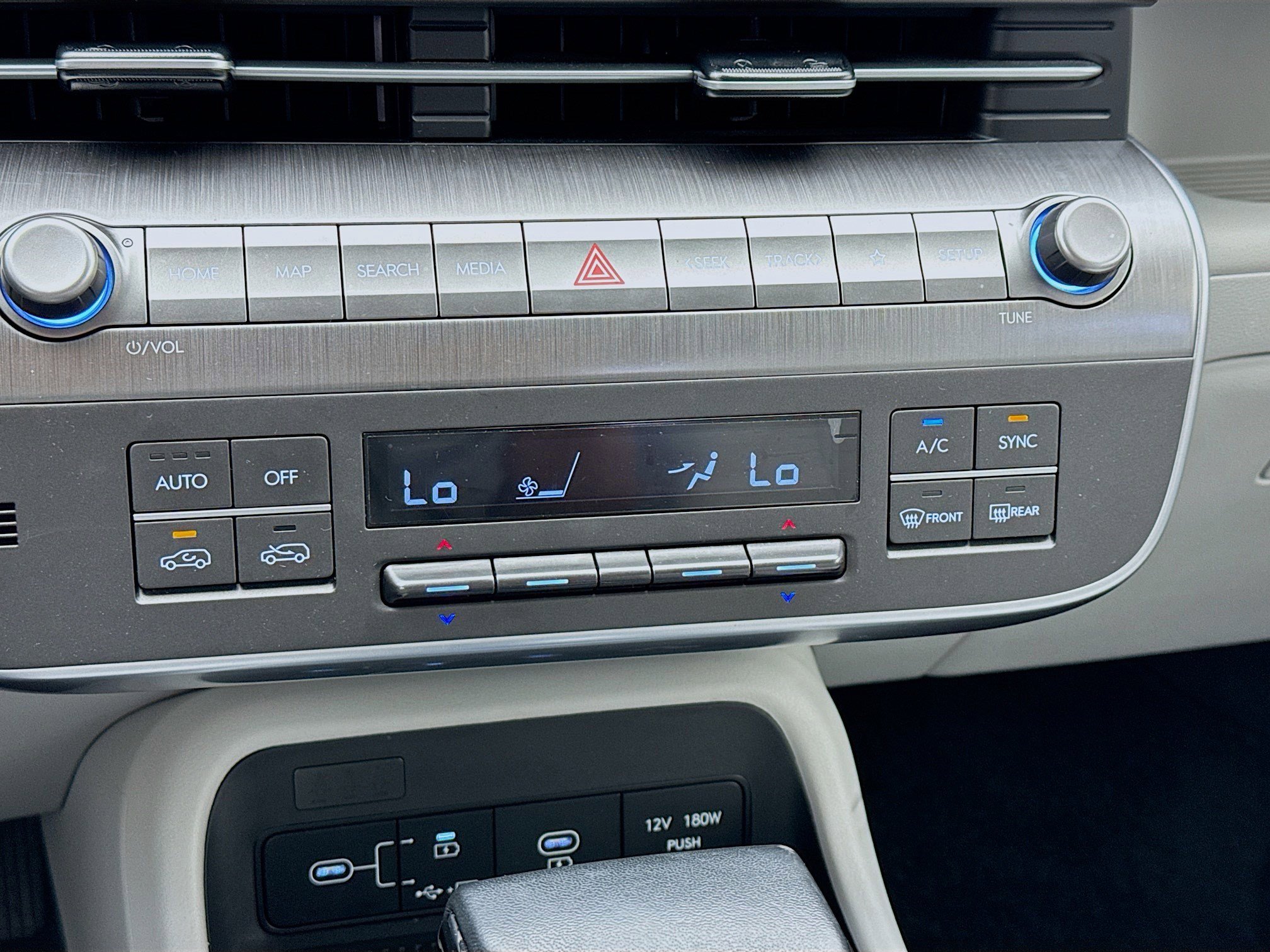 Used 2024 Hyundai Kona SEL AWD/4WD image 12