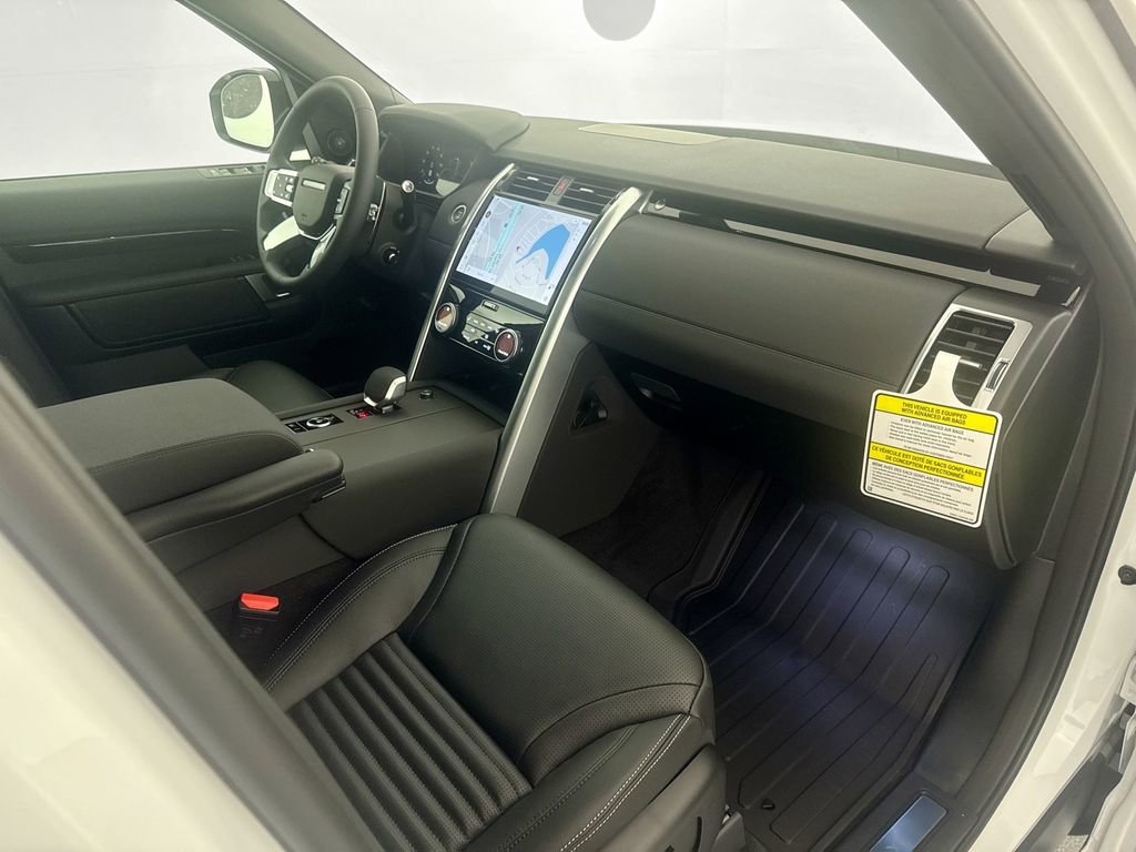 New 2026 Land Rover Discovery S AWD/4WD image 29
