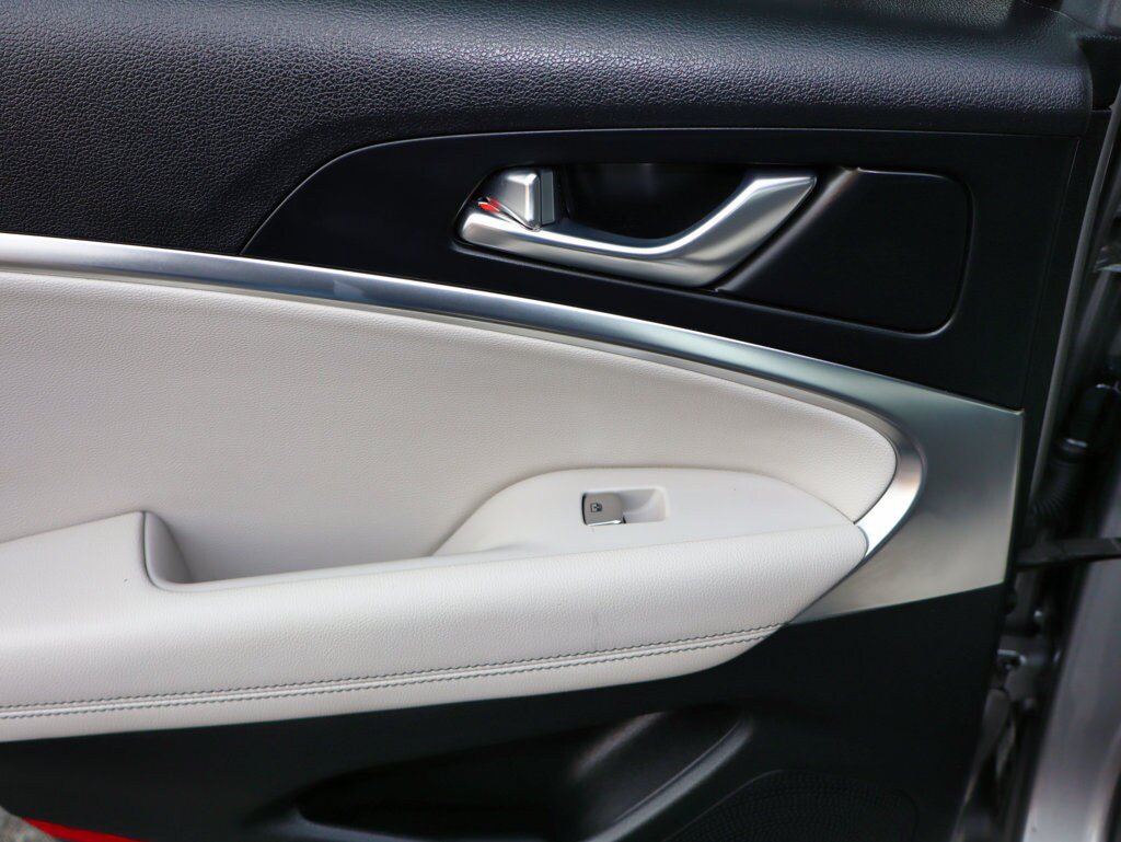Used 2025 Genesis G70 2.5T AWD/4WD image 49