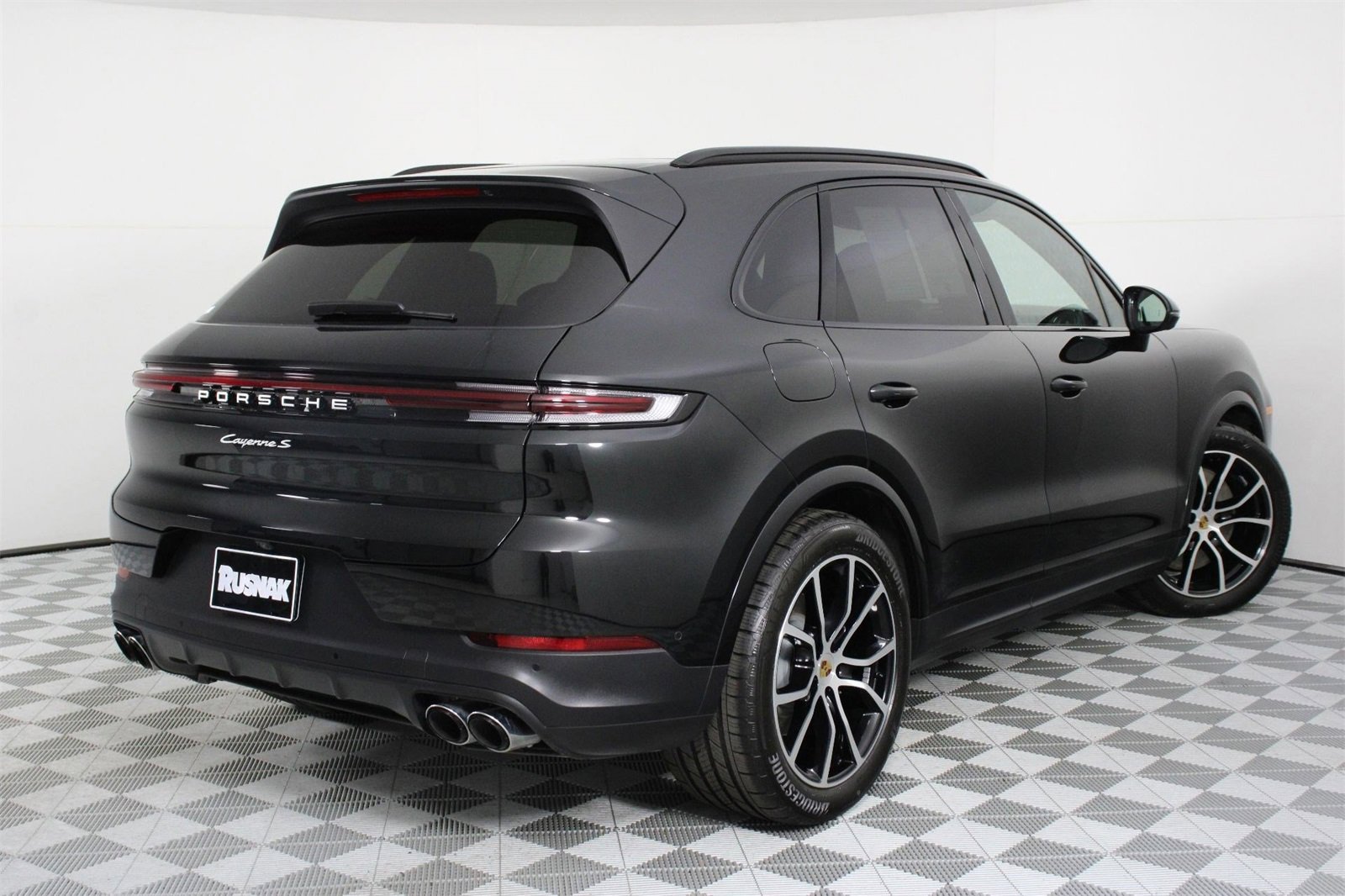 Used 2025 Porsche Cayenne S image 7