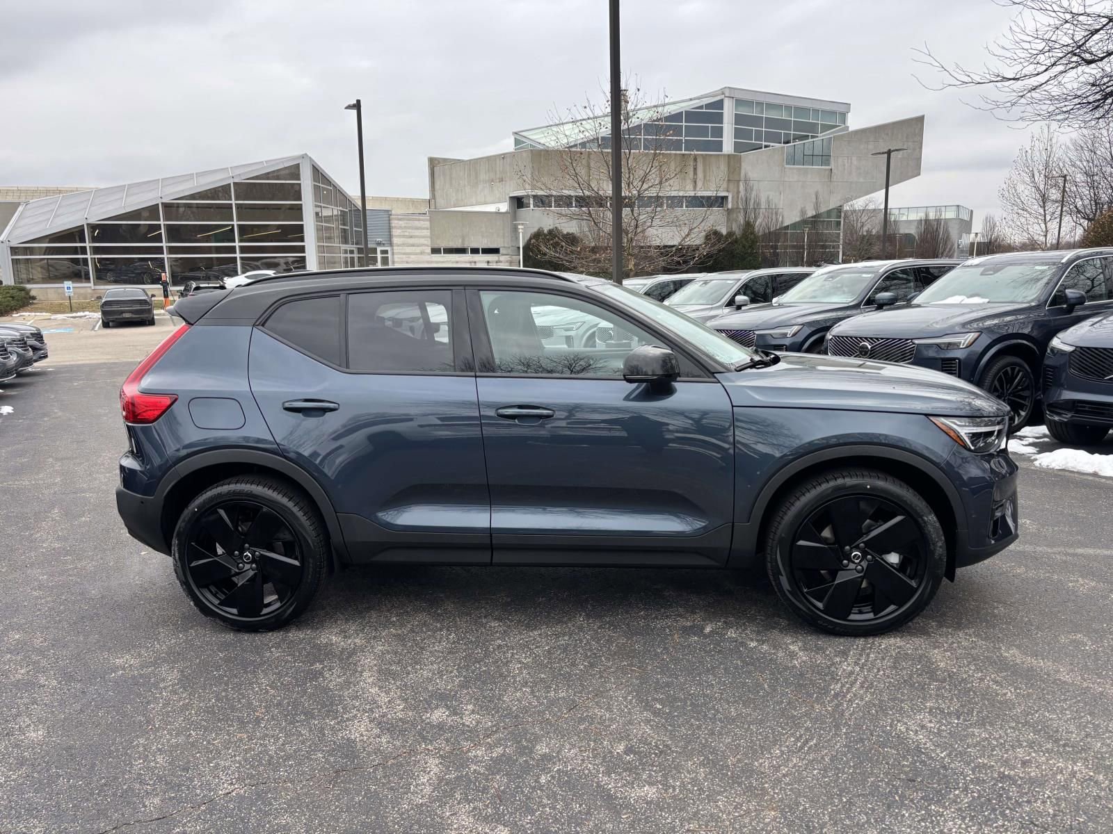 New 2026 Volvo XC40 B5 Ultra w/ Protection Package Premier image 8
