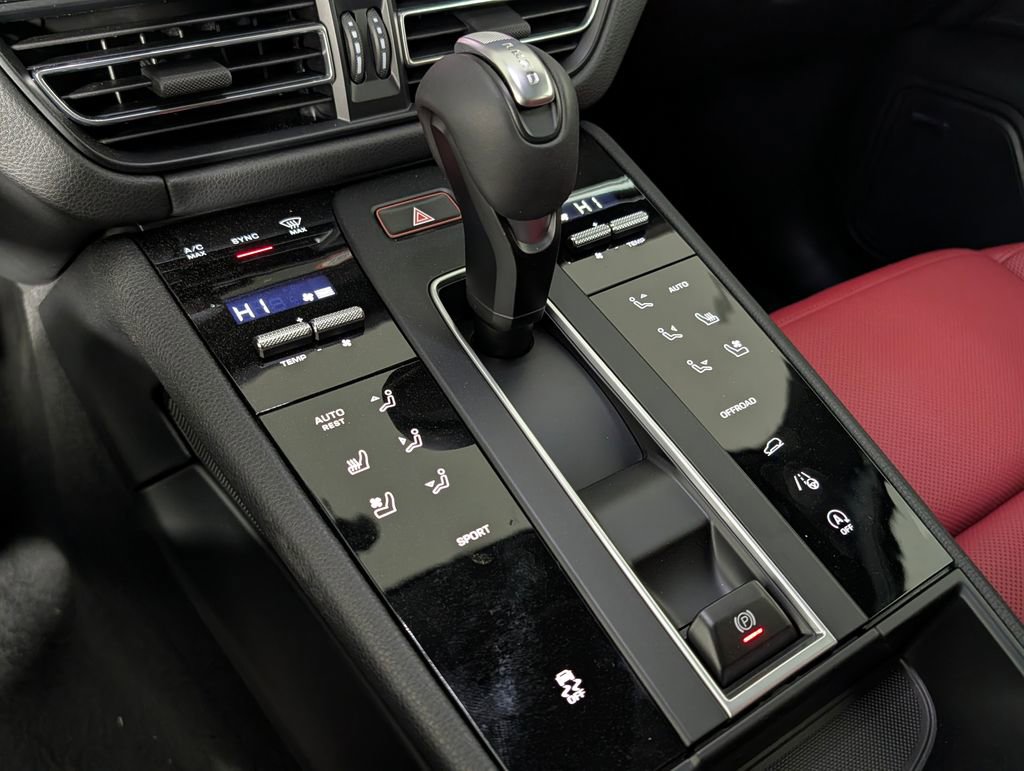 New 2026 Porsche Macan image 35