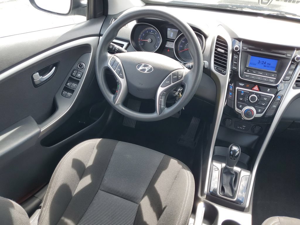Used 2017 Hyundai Elantra GT FWD image 12