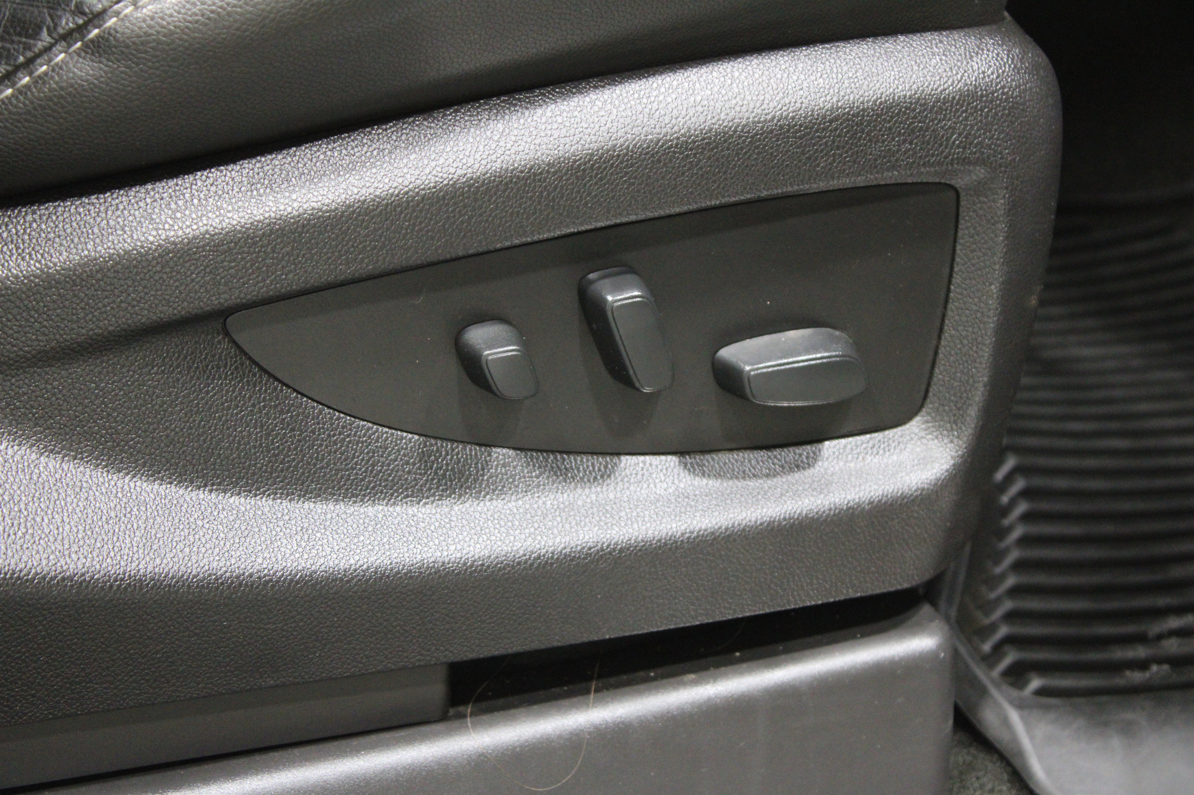 Used 2018 Chevrolet Silverado 1500 LTZ Z71 w/ LTZ Plus Package image 26