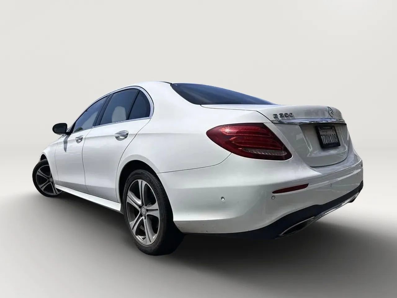 Used 2017 Mercedes-Benz E 300 image 5