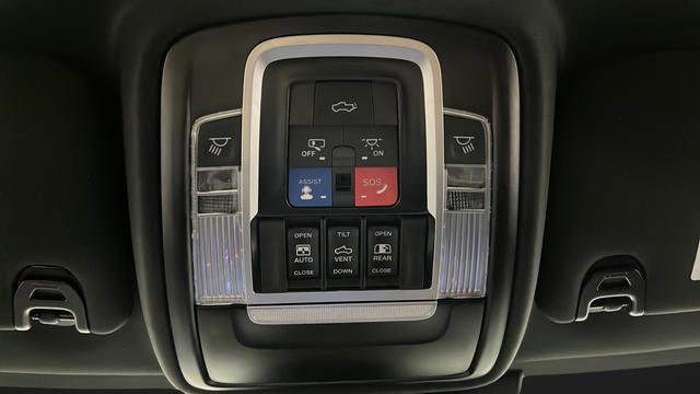 Used 2024 RAM 2500 Laramie w/ Night Edition image 37