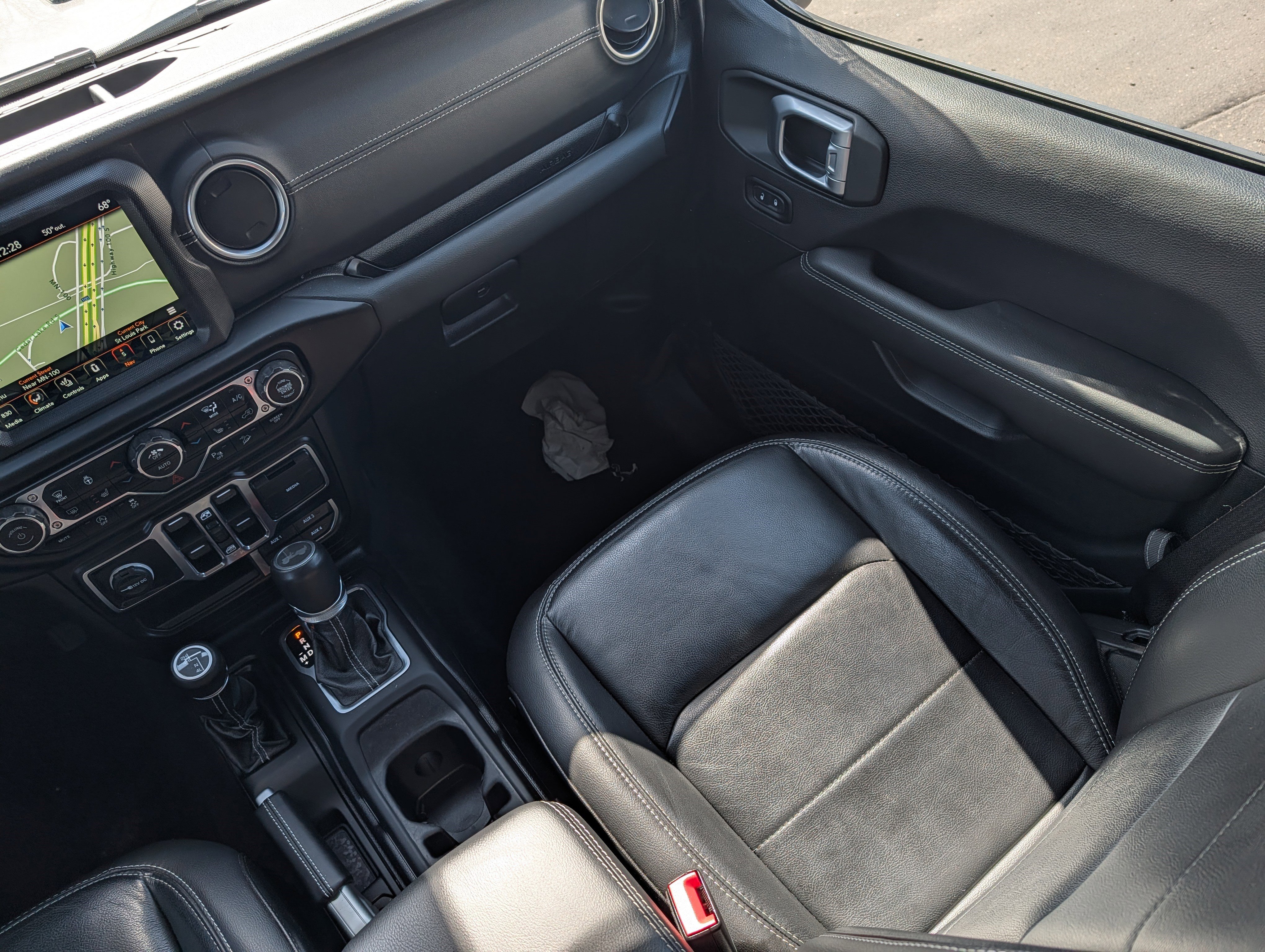 Used 2020 Jeep Wrangler Unlimited Sahara image 11