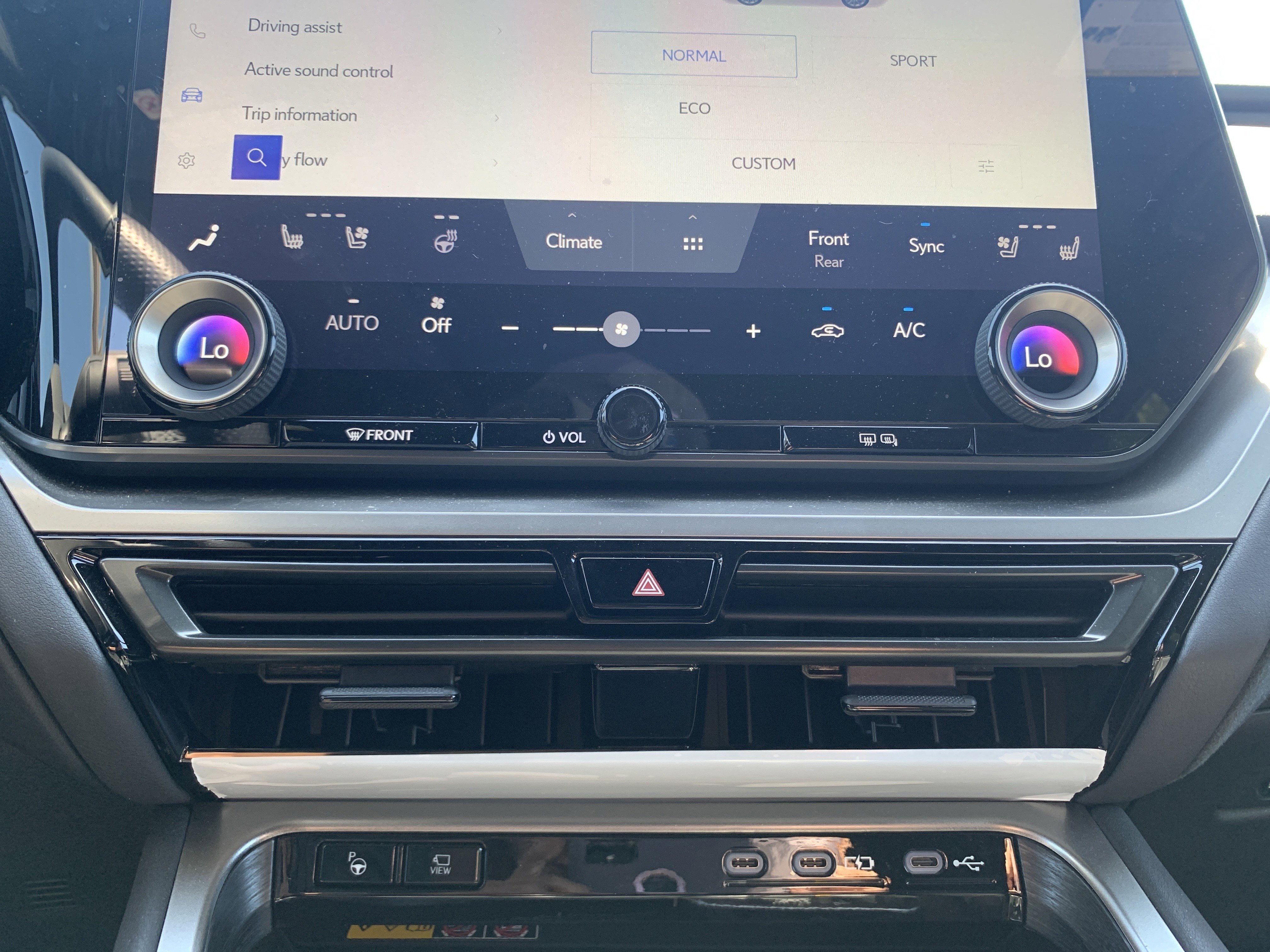 Used 2025 Lexus TX 500h AWD w/ Technology Package image 37