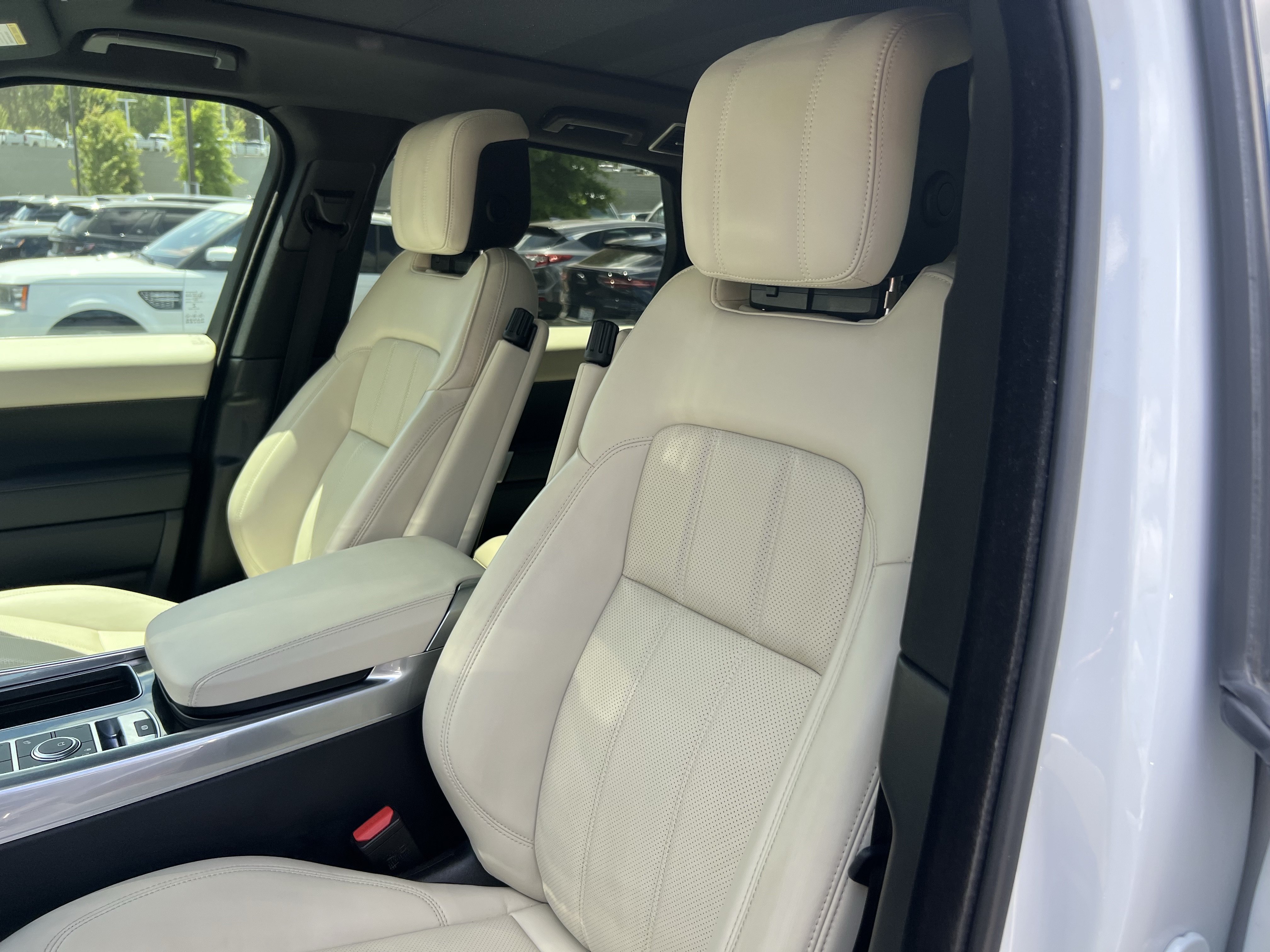 Used 2022 Land Rover Range Rover Sport HSE Silver Edition AWD/4WD image 17