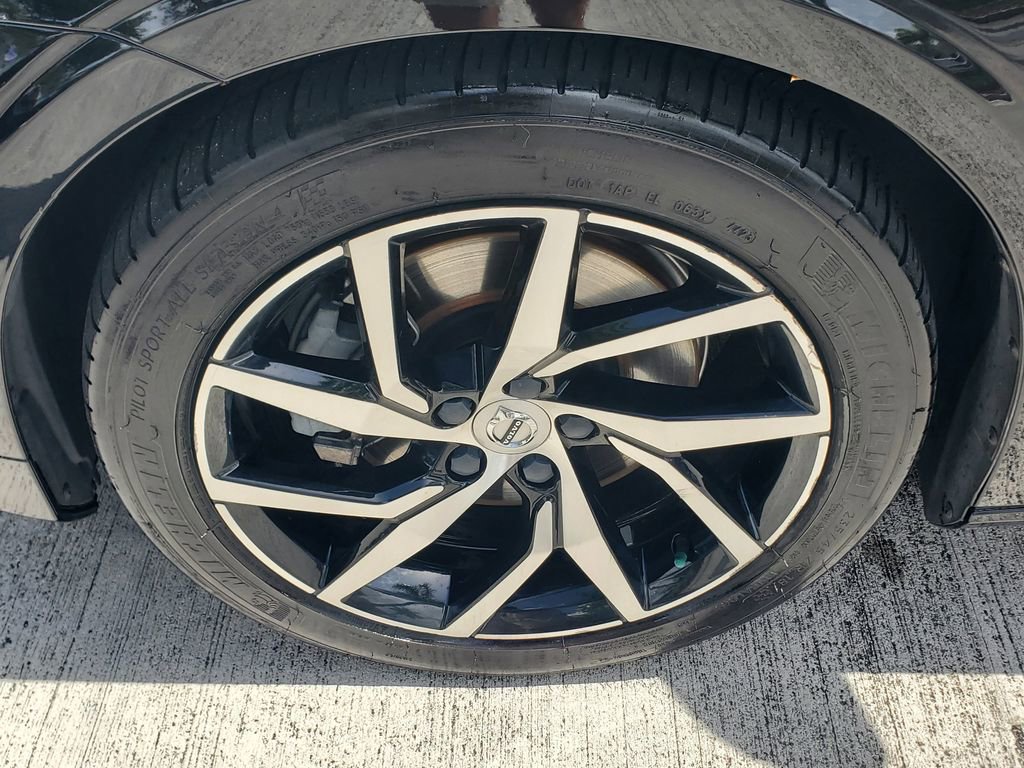 Used 2020 Volvo S60 T5 Momentum FWD image 4