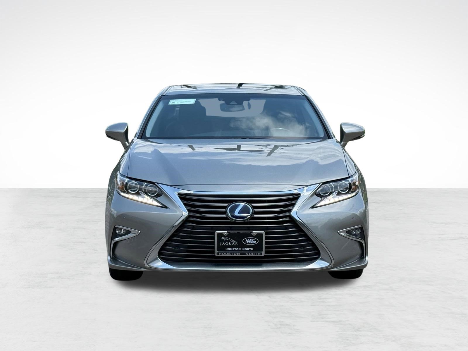 Used 2016 Lexus ES 300h w/ Luxury Package w/Wood Trim image 7