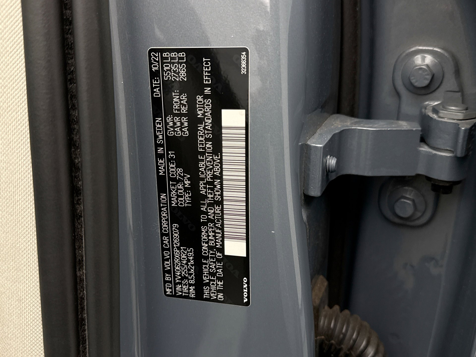 Used 2023 Volvo XC60 B6 Ultimate w/ Climate Package image 12