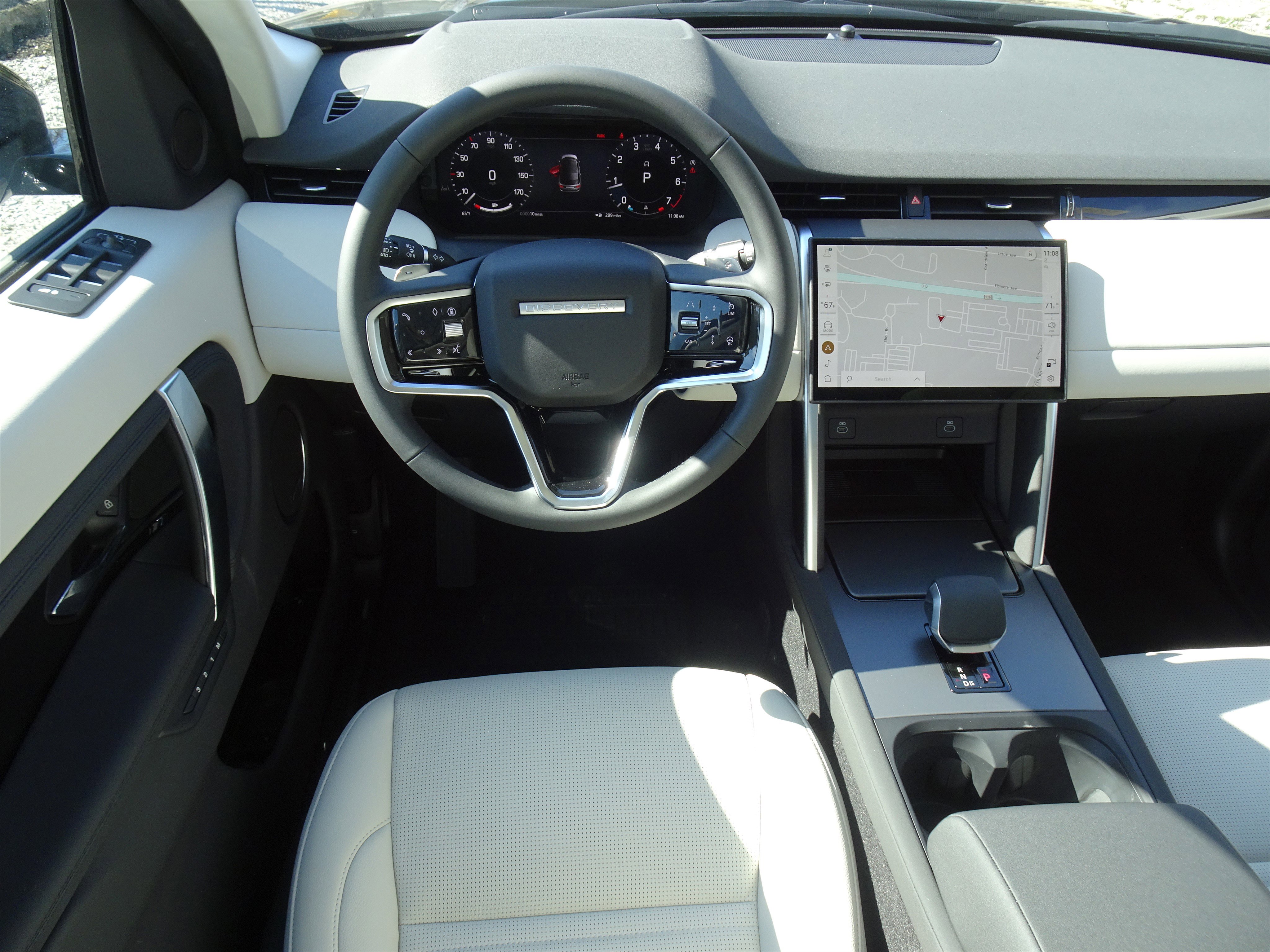 New 2025 Land Rover Discovery Sport S image 18