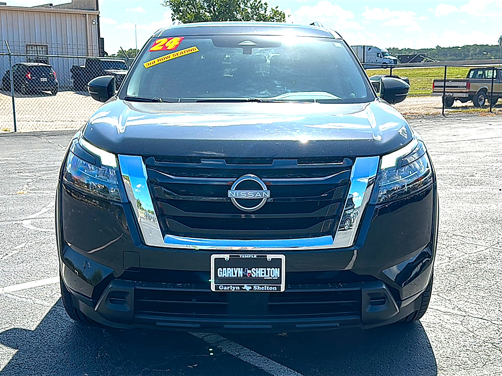 Used 2024 Nissan Pathfinder SV FWD image 11