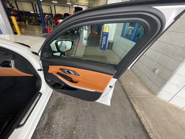 Used 2023 BMW 330i xDrive Sedan w/ Driving Assistance Package AWD/4WD image 35
