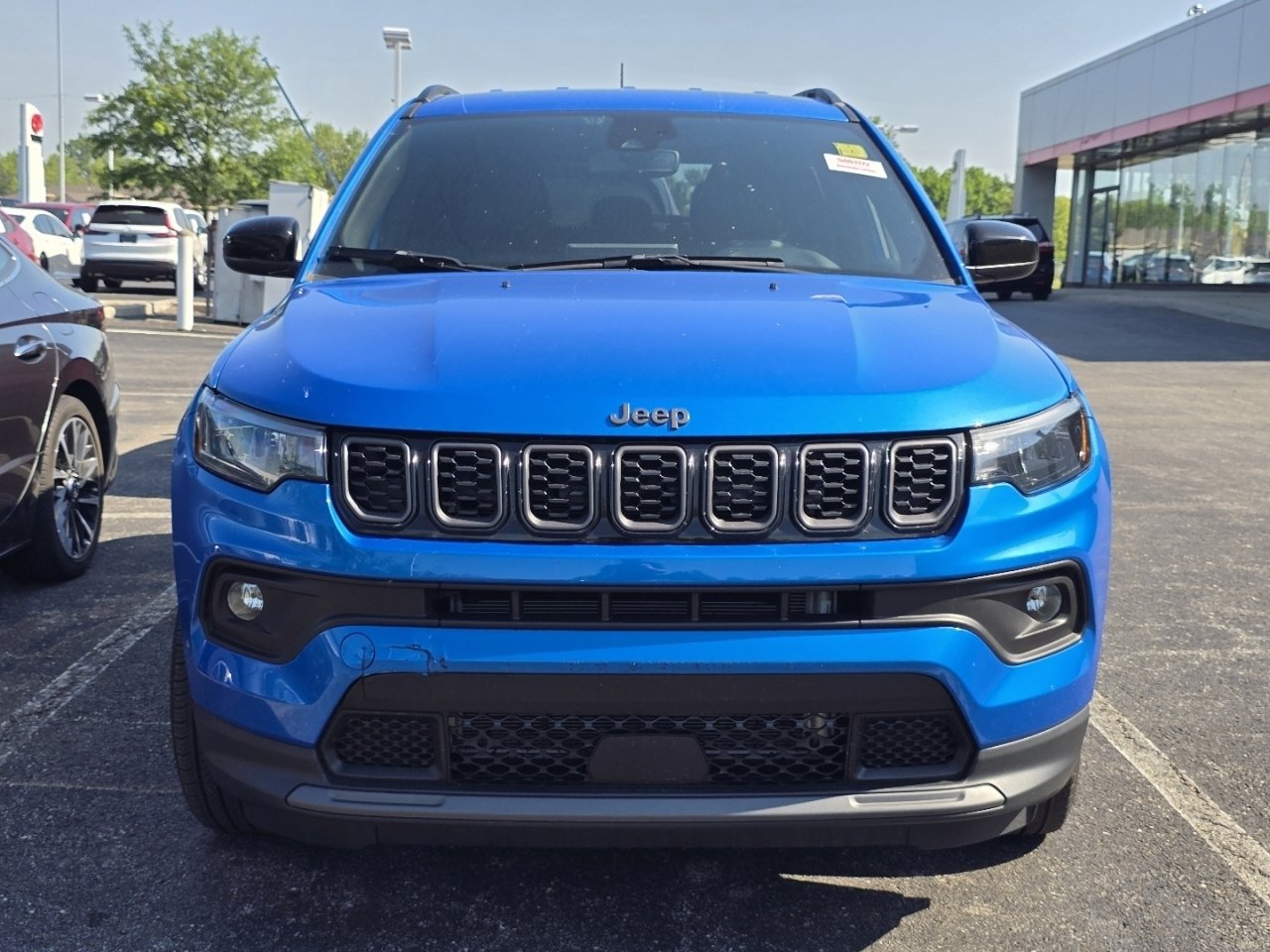 Used 2025 Jeep Compass Latitude w/ Altitude Special Edition AWD/4WD image 2