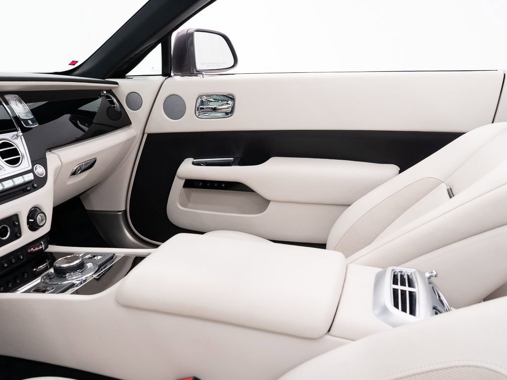 Certified 2018 Rolls-Royce Dawn RWD image 34