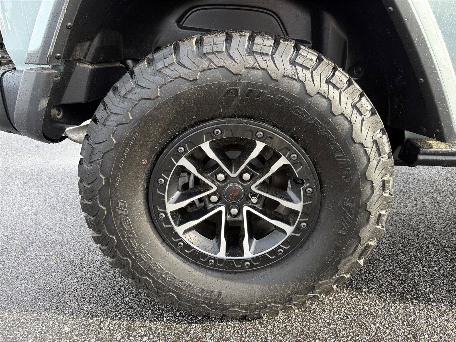 Used 2024 Jeep Wrangler Unlimited Rubicon AWD/4WD image 17