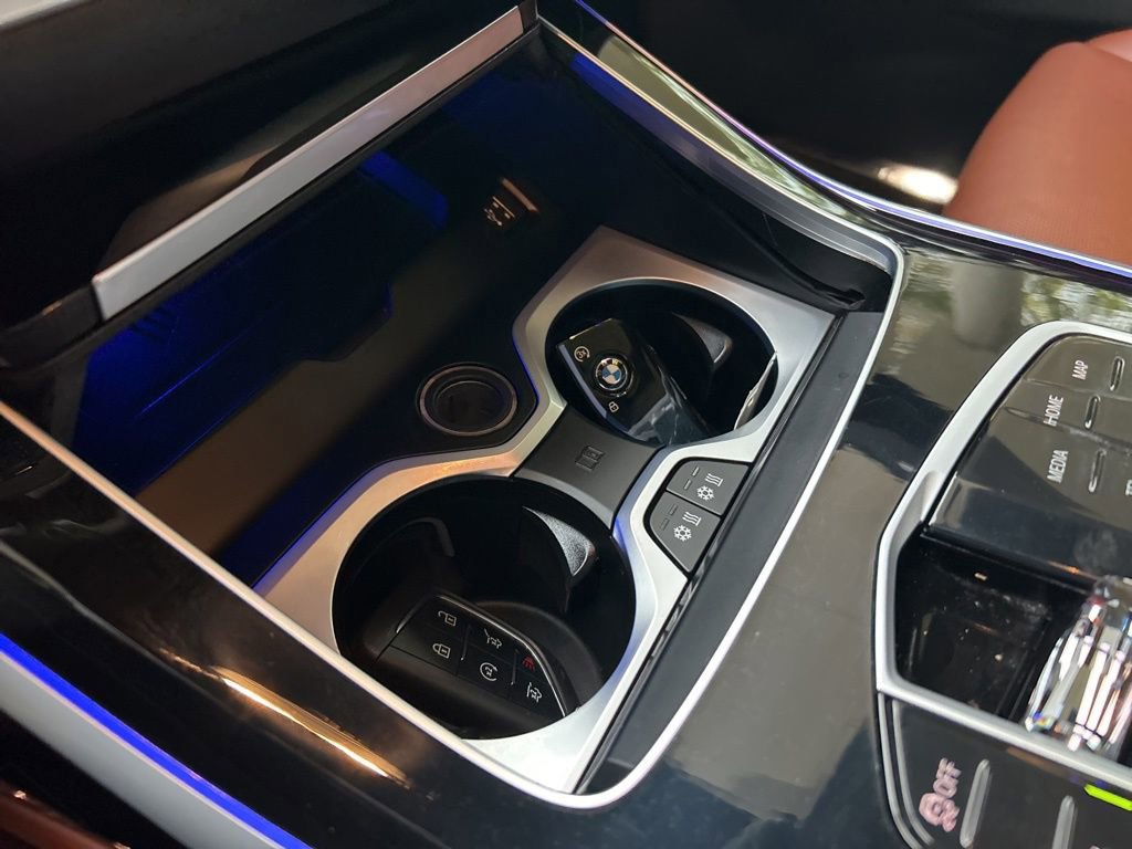 Used 2023 BMW X7 M60i w/ Executive Package image 61