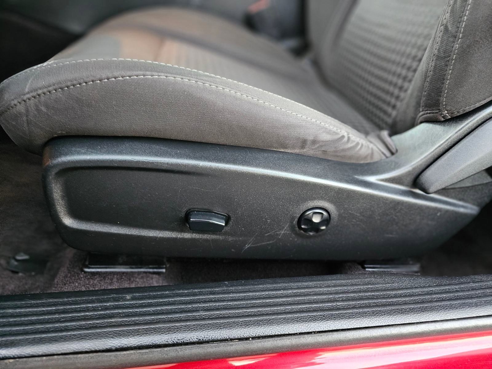 Used 2018 Dodge Challenger R/T image 21