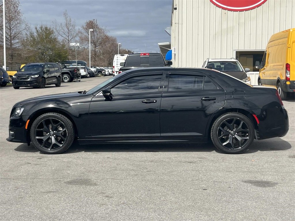 Used 2022 Chrysler 300 Touring L w/ Popular Equipment Group image 2