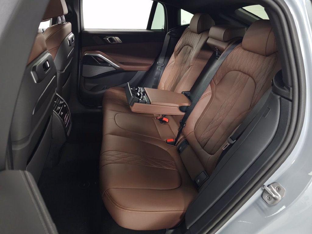 New 2027 BMW X6 xDrive40i w/ Climate Comfort Package AWD/4WD image 32