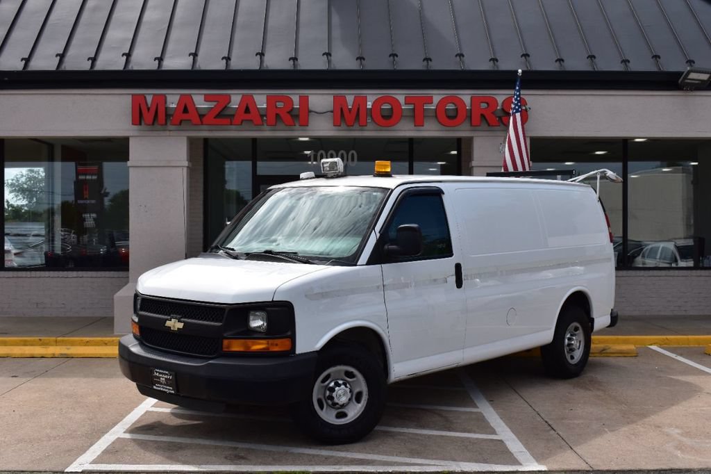 Used 2014 Chevrolet Express 2500 RWD image 2