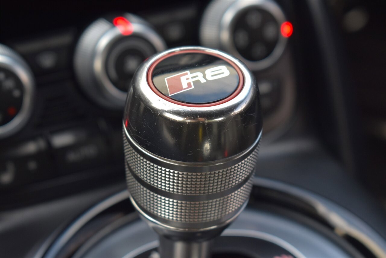 Used 2014 Audi R8 V10 AWD/4WD image 40