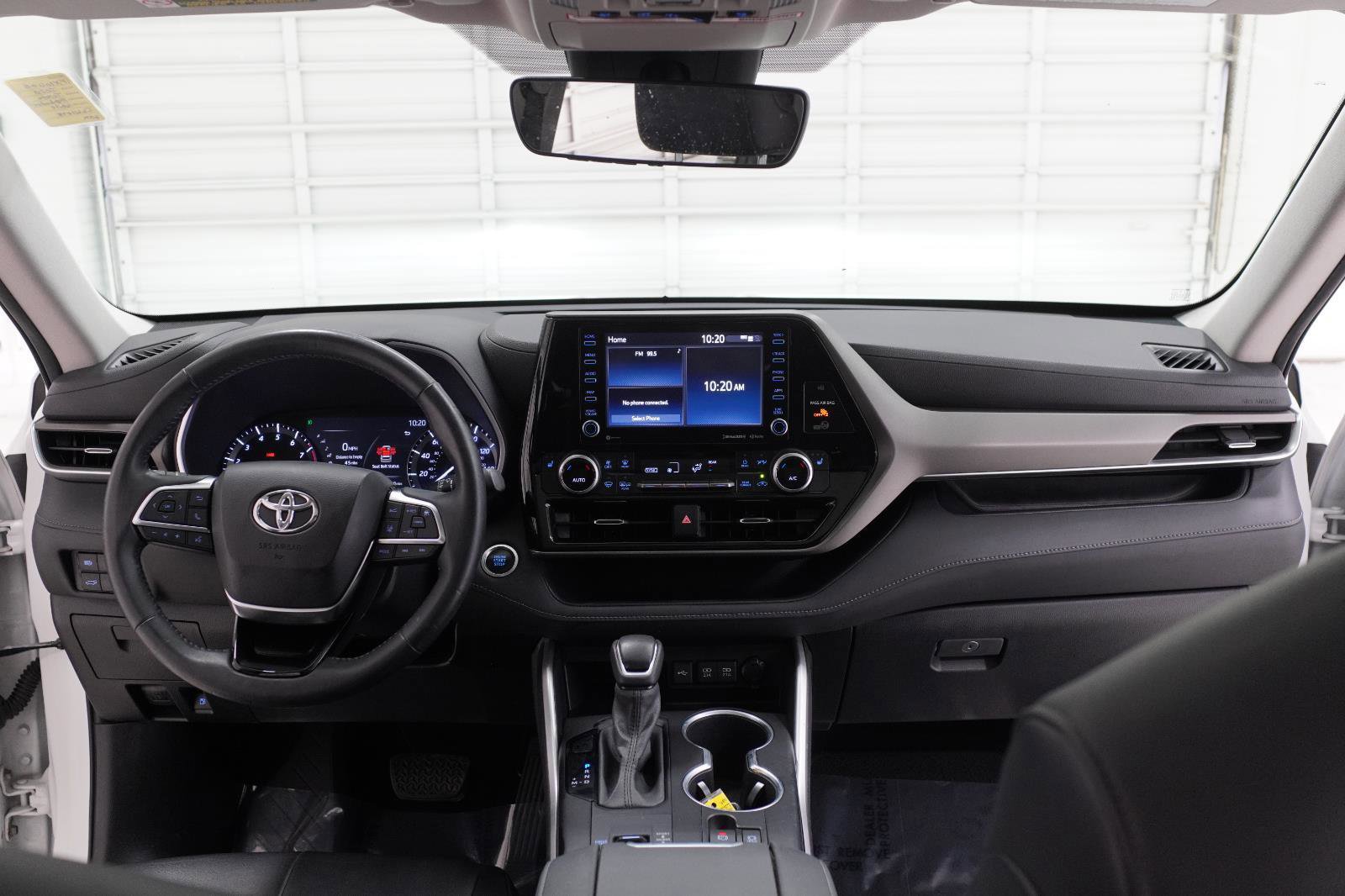Used 2020 Toyota Highlander XLE FWD image 34