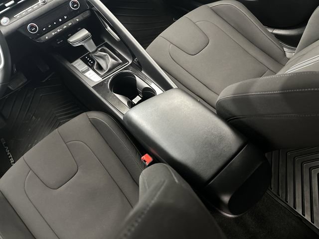 Used 2023 Hyundai Elantra SEL w/ Convenience Package FWD image 25