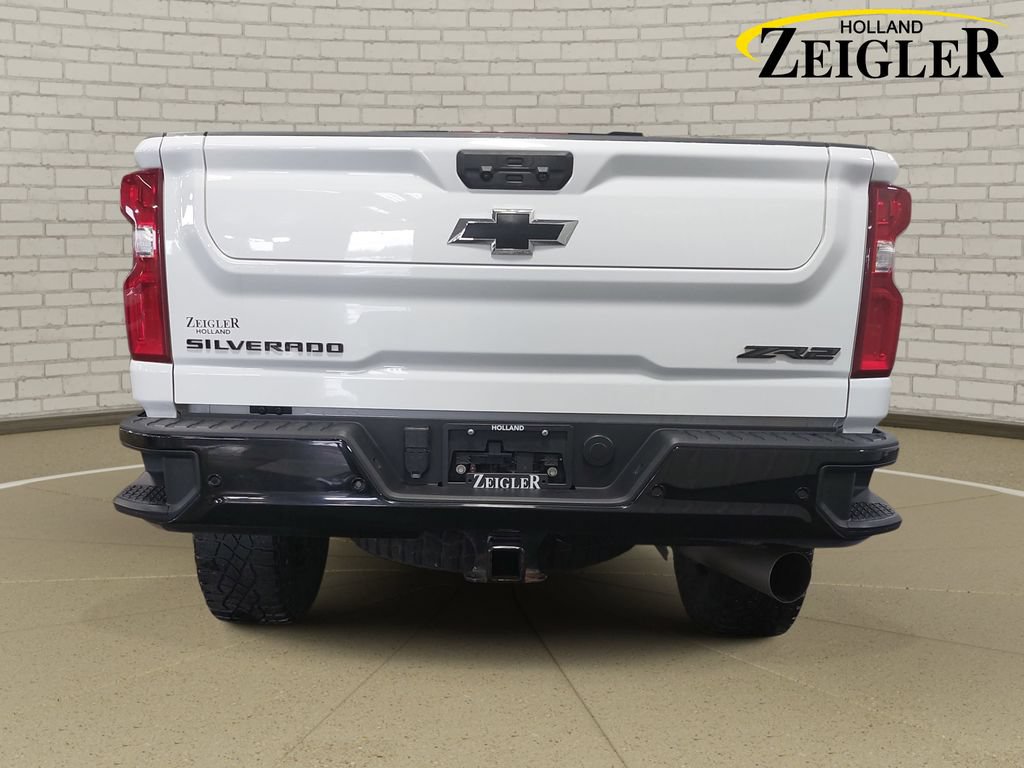 Used 2024 Chevrolet Silverado 2500 ZR2 w/ Technology Package AWD/4WD image 6