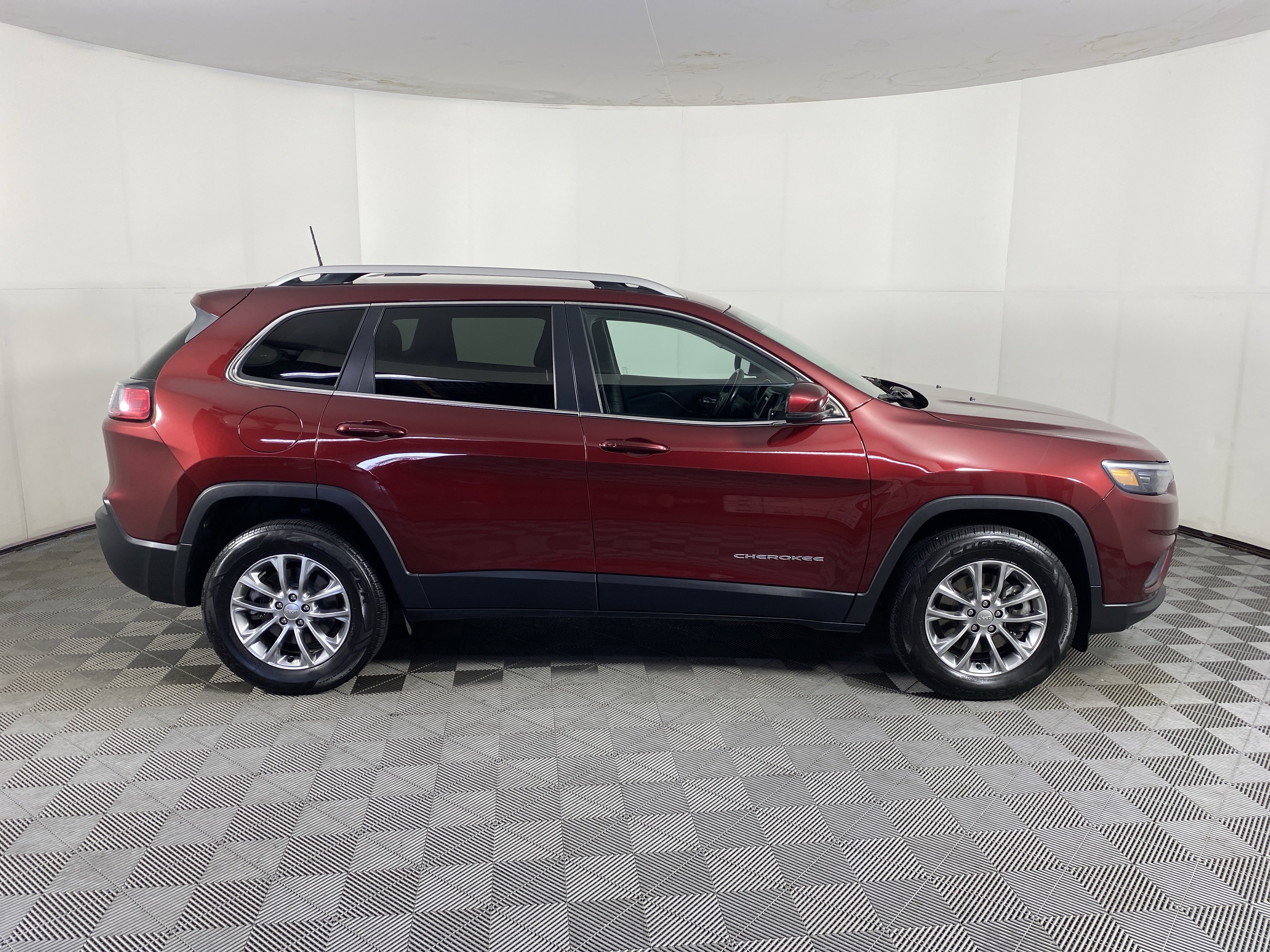 Used 2021 Jeep Cherokee Latitude Lux AWD/4WD image 6