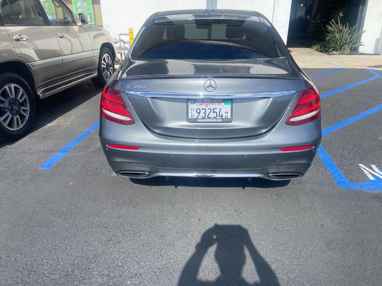 Used 2017 Mercedes-Benz E 300 image 4