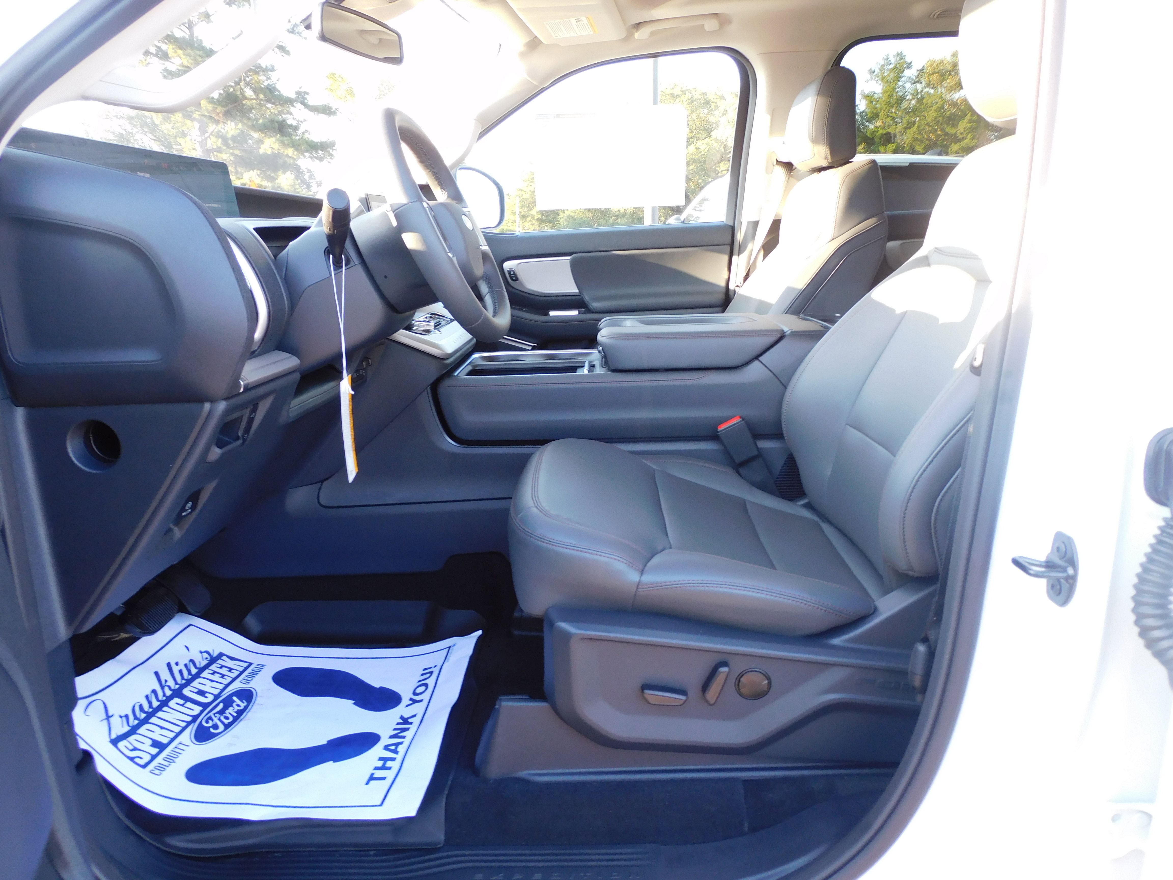 New 2025 Ford Expedition Active image 11