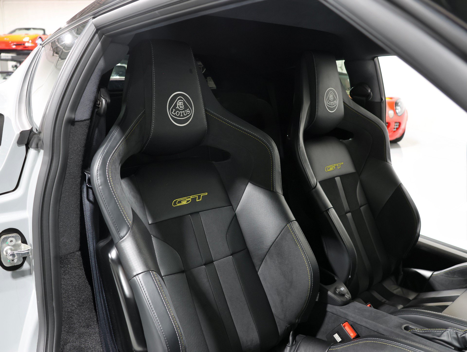 Used 2020 Lotus Evora RWD image 73