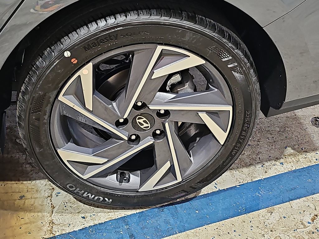 New 2025 Hyundai Elantra Sport image 31