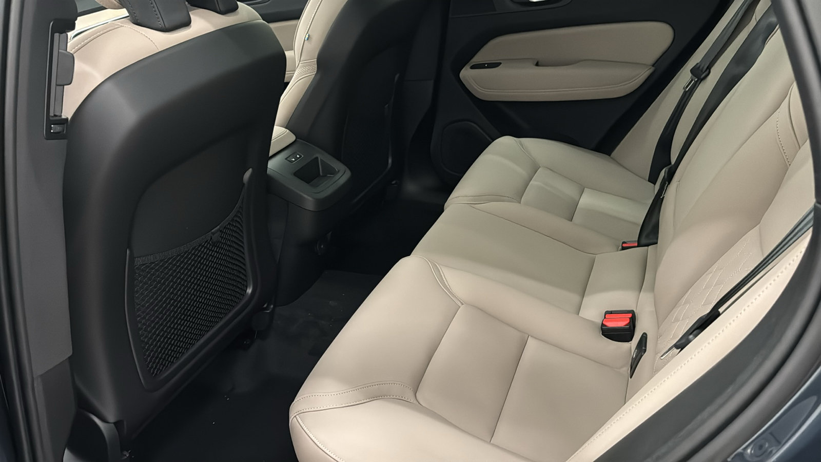 New 2027 Volvo XC60 B5 Core AWD/4WD image 27