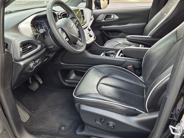 Used 2026 Chrysler Pacifica Limited w/ S Appearance Package FWD image 20