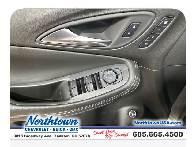 Used 2025 Buick Encore GX Avenir w/ Avenir Technology Package image 11