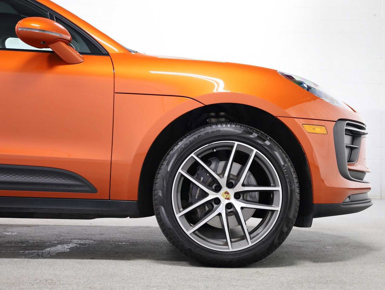 Certified 2022 Porsche Macan AWD/4WD image 11