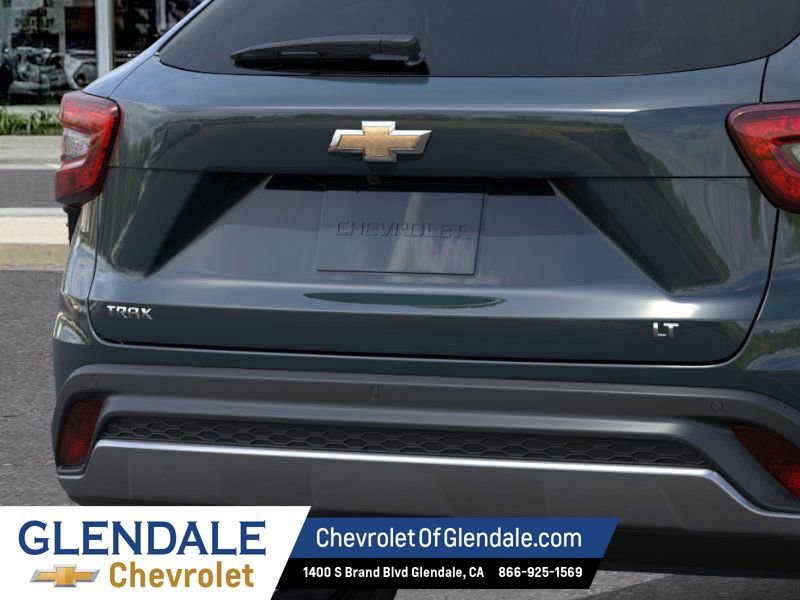 New 2026 Chevrolet Trax LT w/ Driver Confidence Package image 8