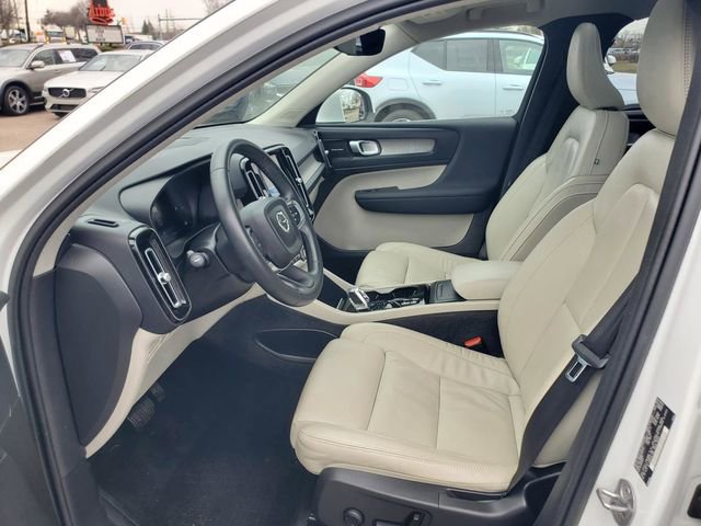 Certified 2023 Volvo XC40 B5 Plus w/ Protection Package Premier AWD/4WD image 14