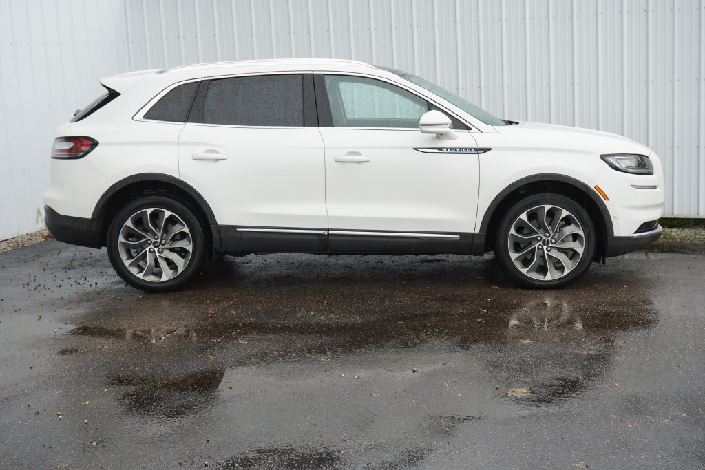 Used 2022 Lincoln Nautilus Reserve w/ Equipment Group 201A AWD/4WD image 2