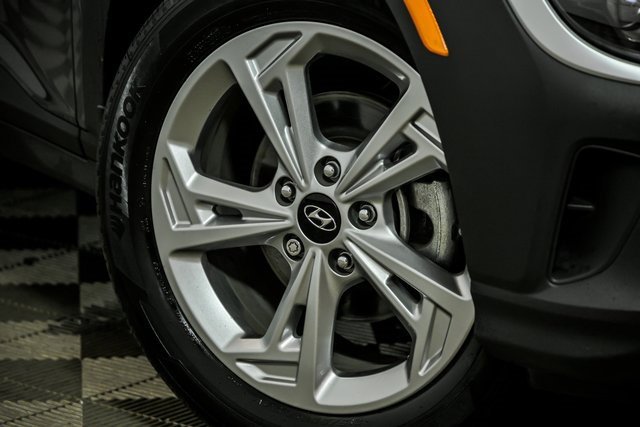 Used 2023 Hyundai Kona SEL w/ Convenience Package image 3