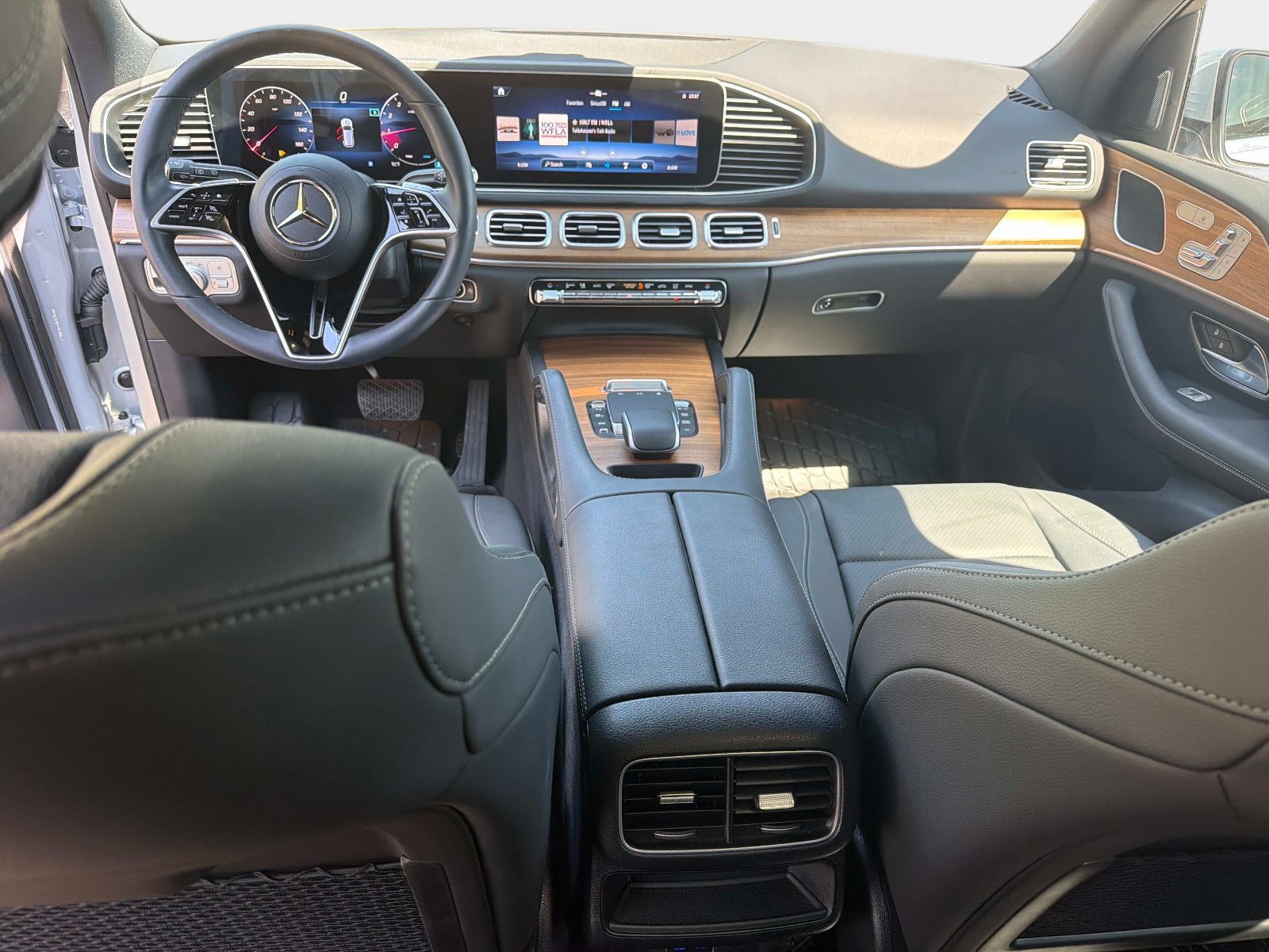 Certified 2025 Mercedes-Benz GLE 350 4MATIC w/ Winter Package image 17