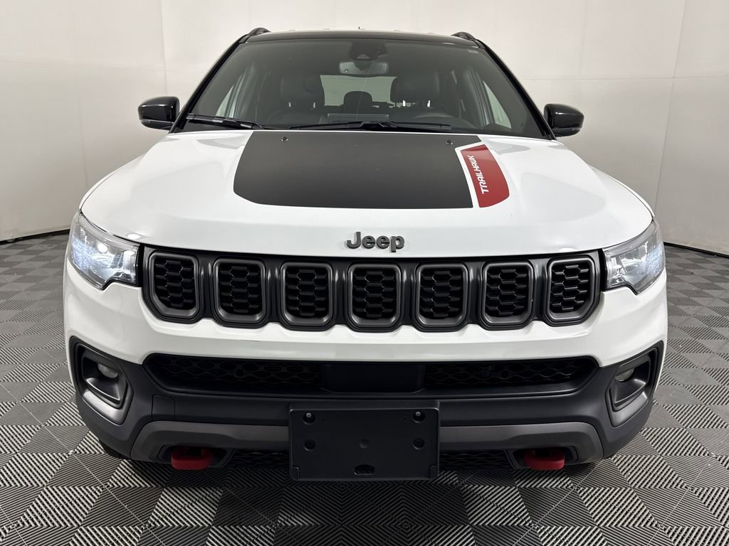 Used 2024 Jeep Compass Trailhawk image 2