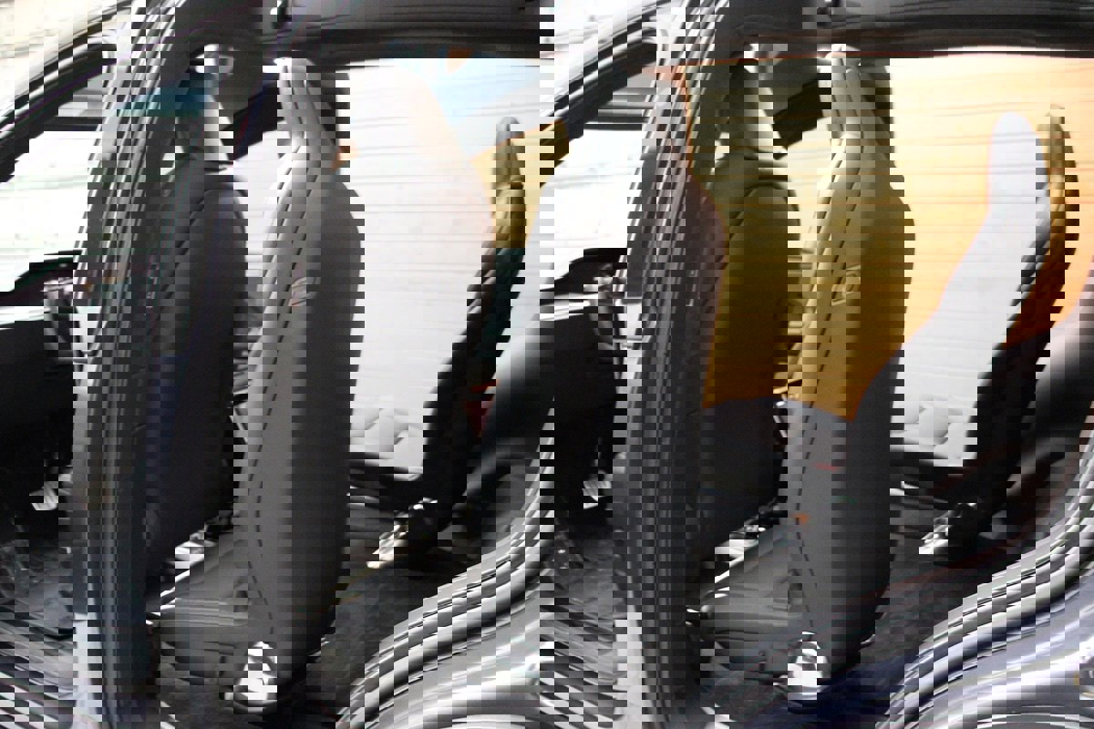 Used 2022 Tesla Model X Plaid image 17